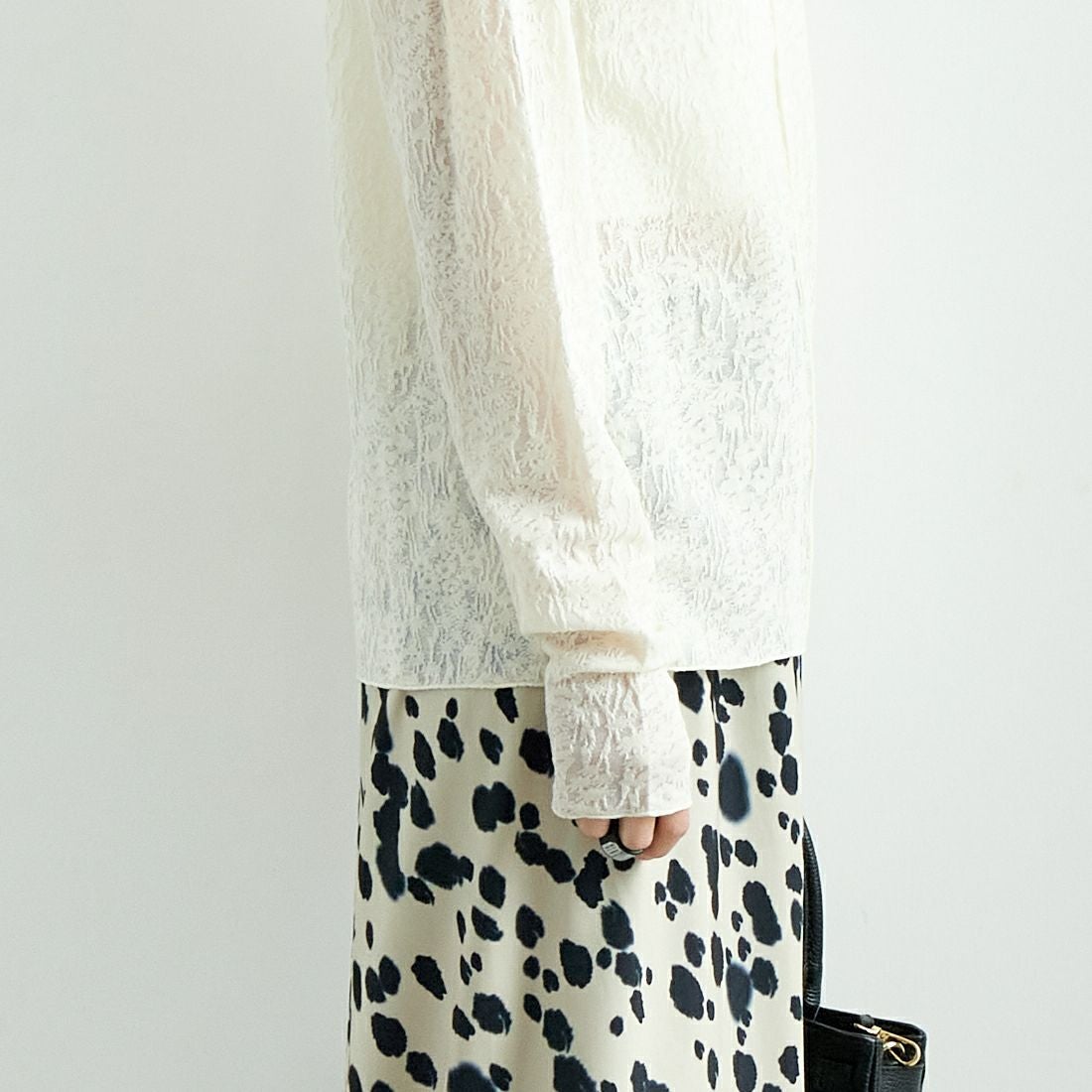 CHIGNON [シニヨン] カットジャカードインナートップス [8246-518NH] O.WHITE &&モデル身長：167cm 着用サイズ：F&&