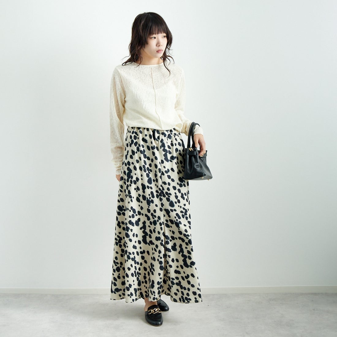 CHIGNON [シニヨン] カットジャカードインナートップス [8246-518NH] O.WHITE &&モデル身長：167cm 着用サイズ：F&&