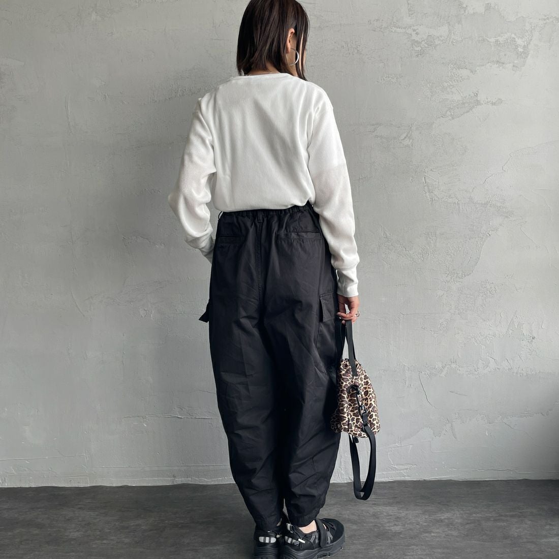 HARVESTY [ハーベスティ] サーカスカーゴパンツ [A11908] 55 19 BLACK &&モデル身長：159cm 着用サイズ：1&&