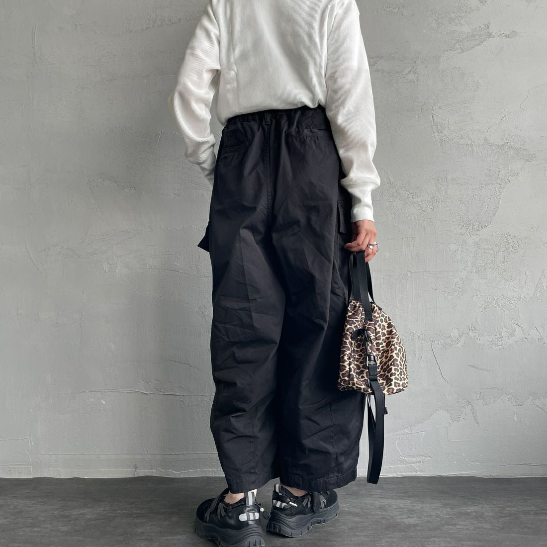 HARVESTY [ハーベスティ] サーカスカーゴパンツ [A11908] 55 19 BLACK &&モデル身長：159cm 着用サイズ：1&&