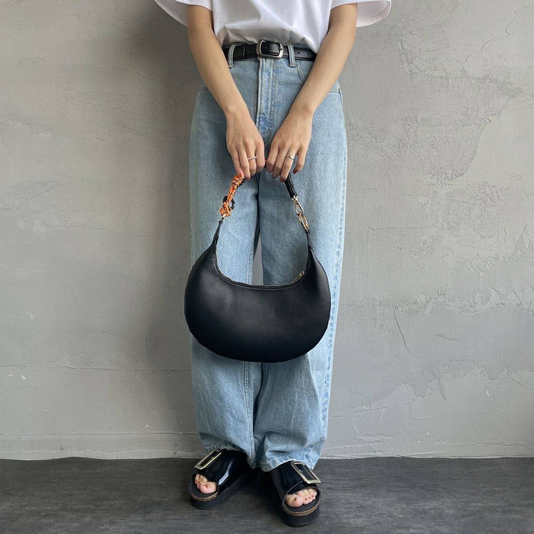 LE VERNIS [ル・ベルニ] パラコードムーンバッグ [244-210510] BLACK