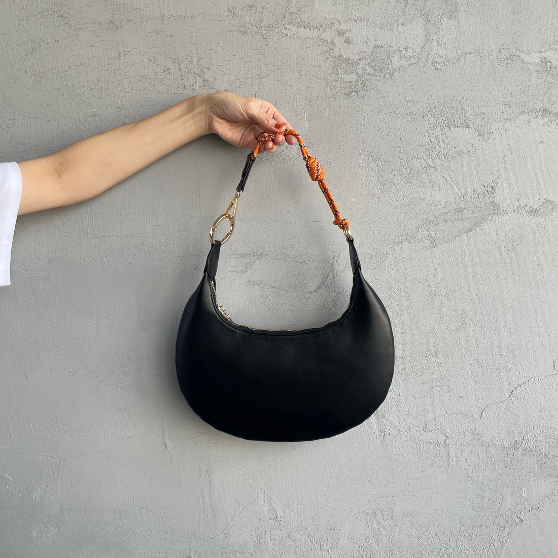 LE VERNIS [ル・ベルニ] パラコードムーンバッグ [244-210510] BLACK