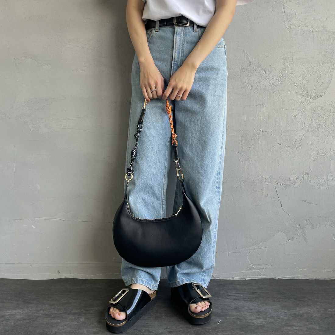 LE VERNIS [ル・ベルニ] パラコードムーンバッグ [244-210510] BLACK