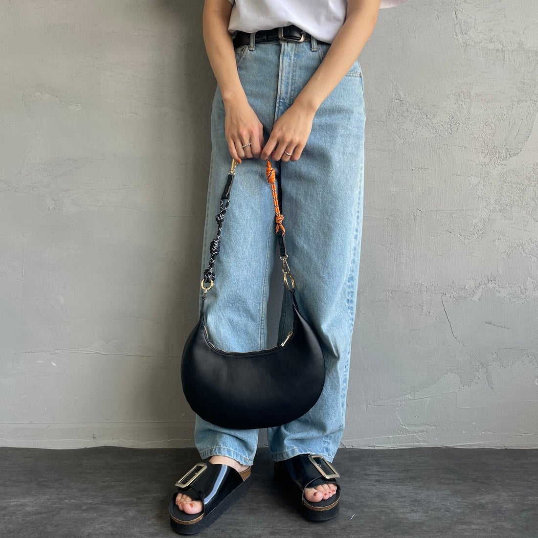 LE VERNIS [ル・ベルニ] パラコードムーンバッグ [244-210510] BLACK