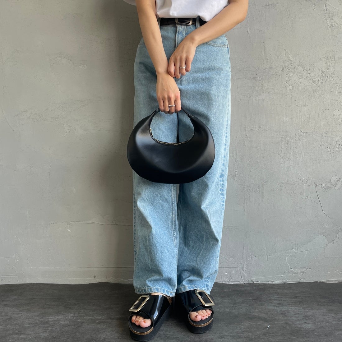 LE VERNIS [ル・ベルニ] パラコードムーンバッグ [244-210510] BLACK