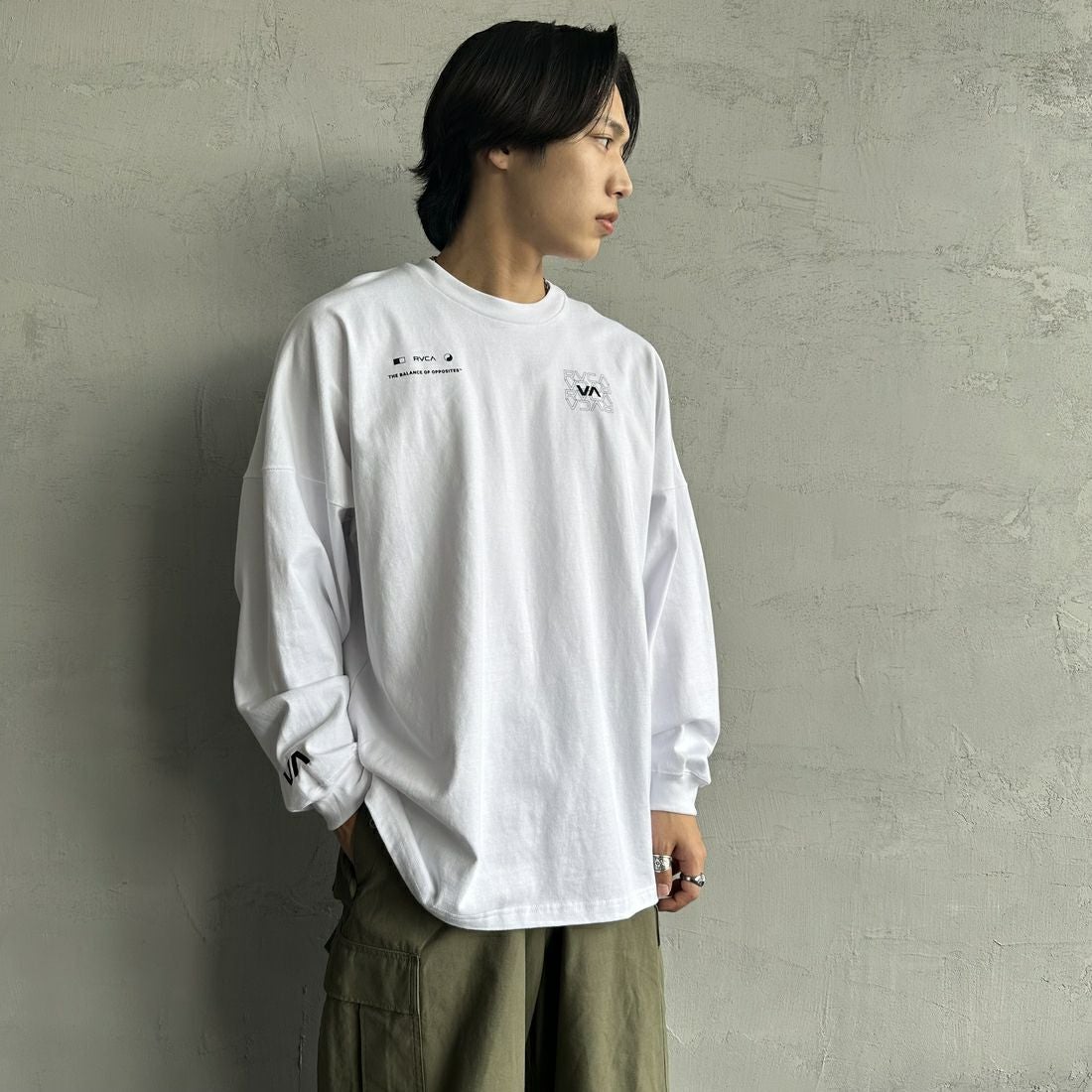 RVCA [ルーカ] RADIATE ロングスリーブTシャツ [BF041-151] WHT &&モデル身長：179cm 着用サイズ：L&&