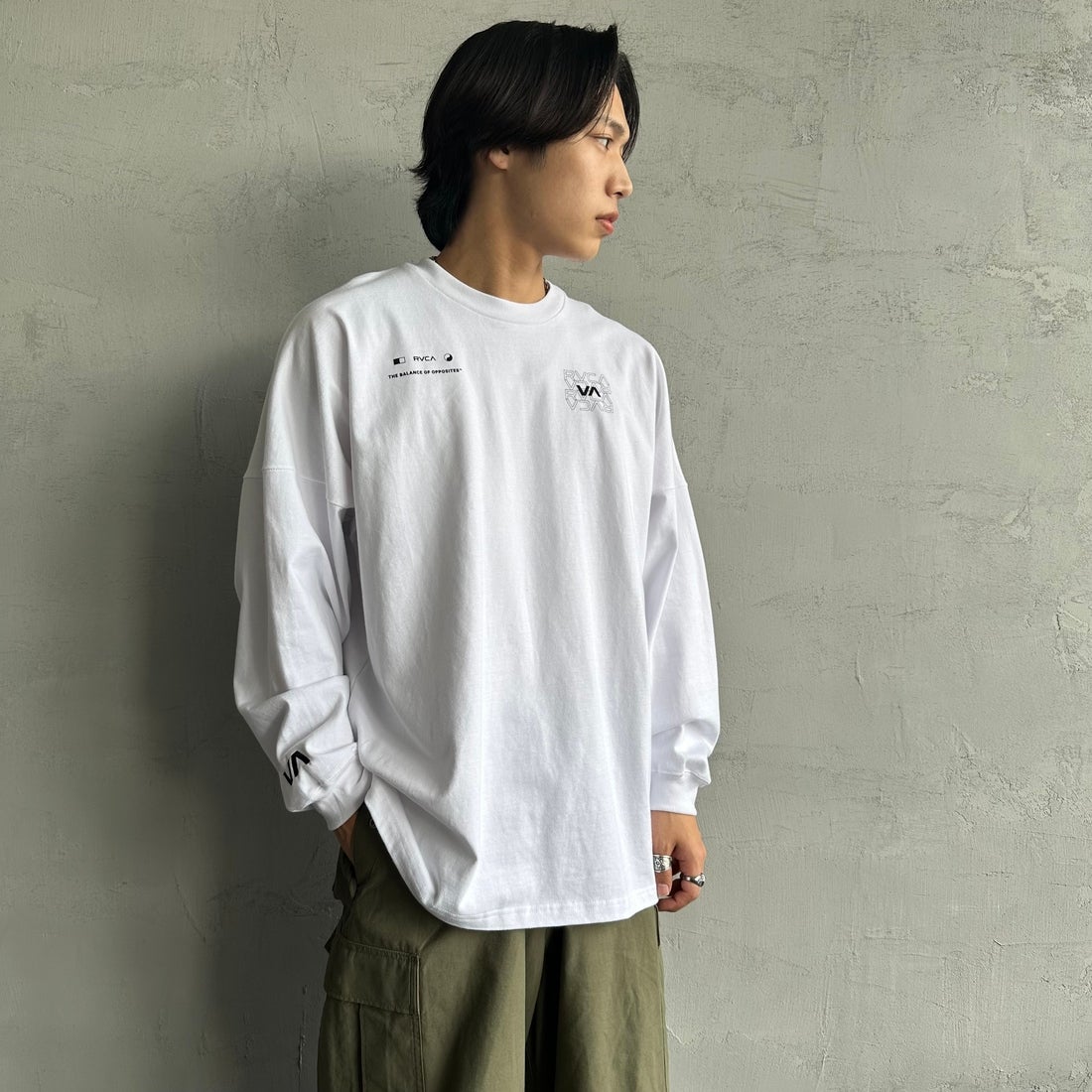RVCA [ルーカ] RADIATE ロングスリーブTシャツ [BF041-151] WHT &&モデル身長：179cm 着用サイズ：L&&