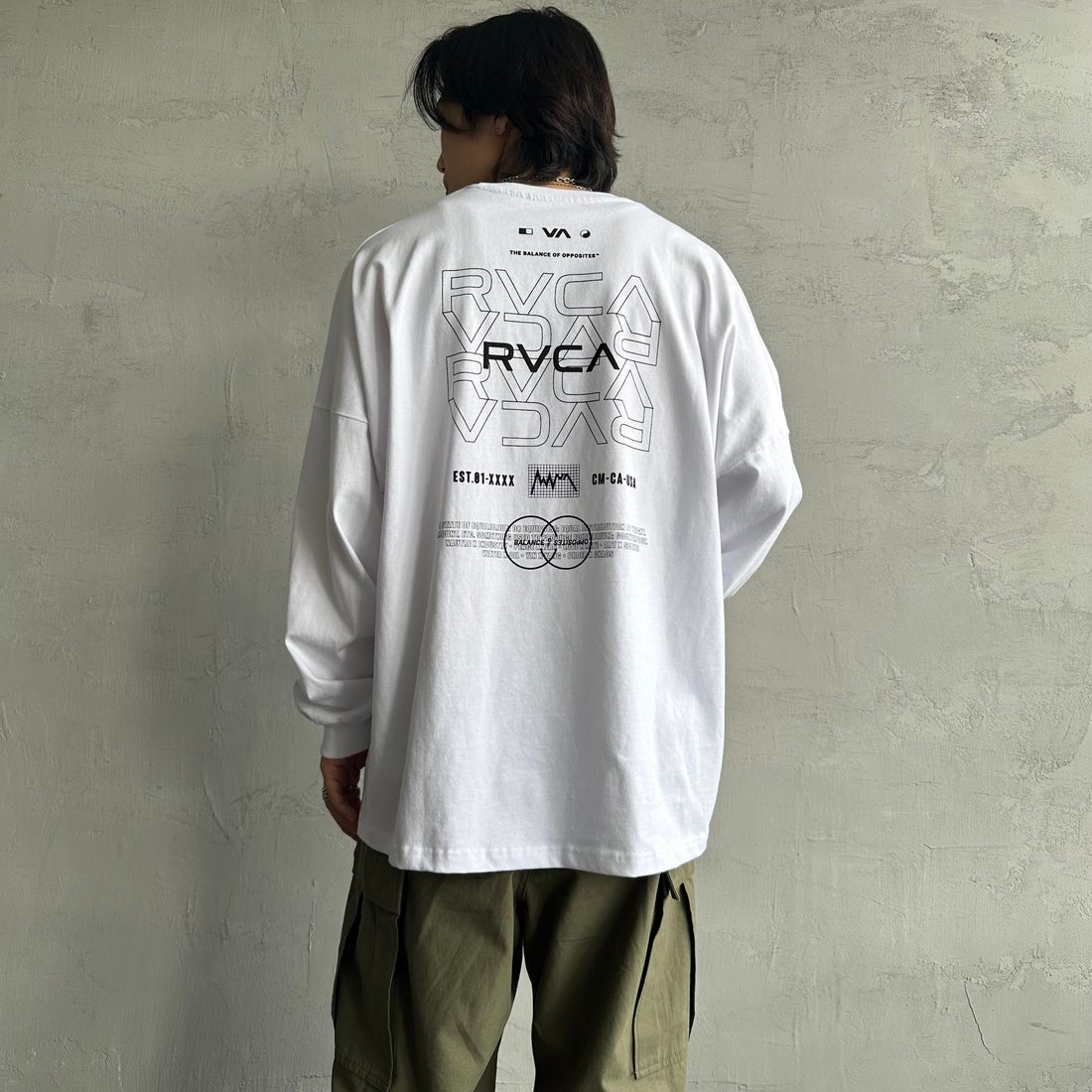 RVCA [ルーカ] RADIATE ロングスリーブTシャツ [BF041-151] WHT &&モデル身長：179cm 着用サイズ：XL&&