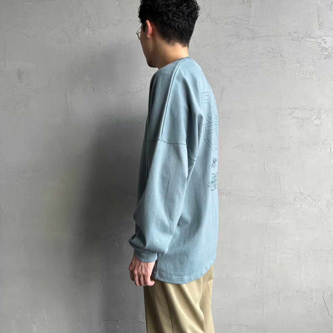 RVCA [ルーカ] RADIATE ロングスリーブTシャツ [BF041-151] LED &&モデル身長：168cm 着用サイズ：M&&