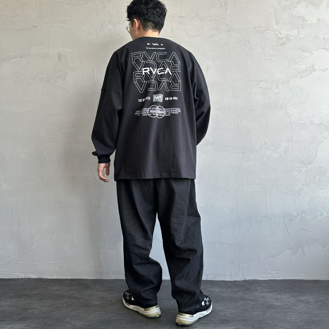 RVCA [ルーカ] RADIATE ロングスリーブTシャツ [BF041-151] BLK &&モデル身長：168cm 着用サイズ：L&&