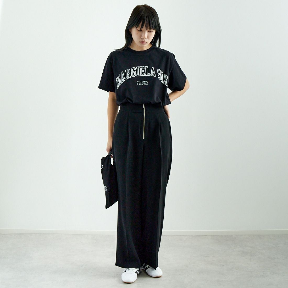 DONEEYU [ドニーユ] ダブルクロスストレッチサテン フロントジップワイドパンツ [U-2097] 040 ﾌﾞﾗｯｸ &&モデル身長：167cm 着用サイズ：36&&