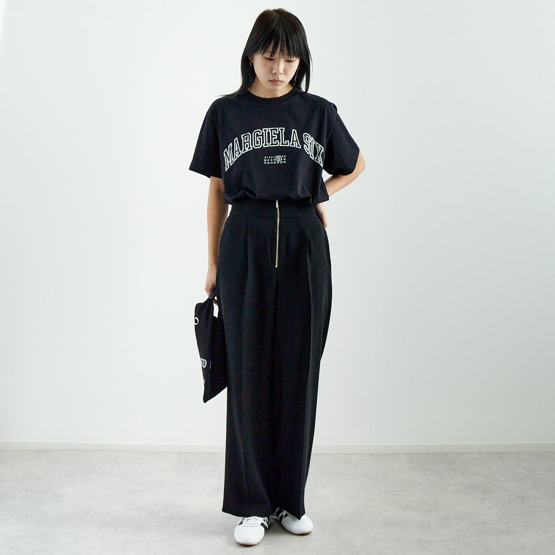 DONEEYU [ドニーユ] ダブルクロスストレッチサテン フロントジップワイドパンツ [U-2097] 040 ﾌﾞﾗｯｸ &&モデル身長：167cm 着用サイズ：36&&