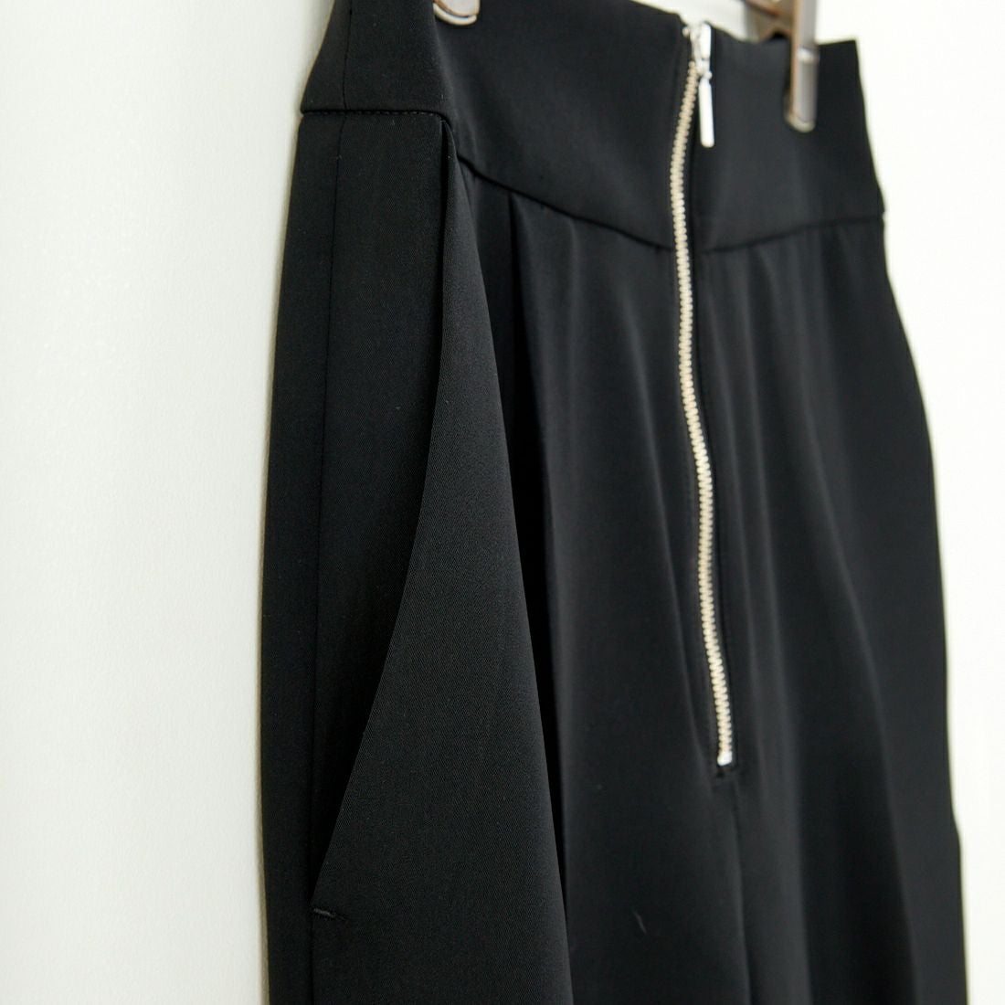 DONEEYU [ドニーユ] ダブルクロスストレッチサテン フロントジップワイドパンツ [U-2097] 040 ﾌﾞﾗｯｸ