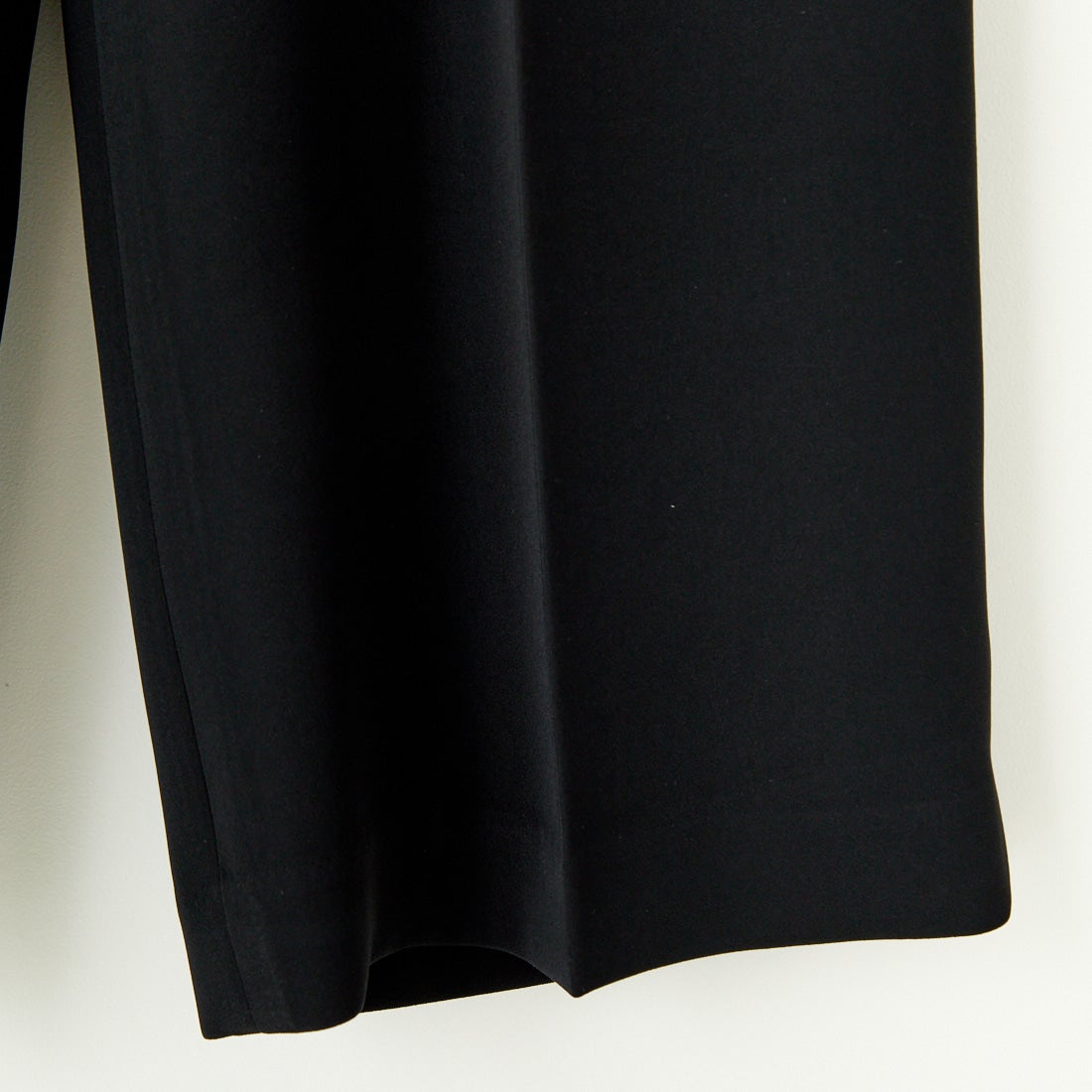 DONEEYU [ドニーユ] ダブルクロスストレッチサテン フロントジップワイドパンツ [U-2097] 040 ﾌﾞﾗｯｸ