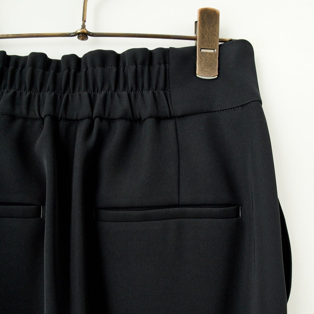 DONEEYU [ドニーユ] ダブルクロスストレッチサテン フロントジップワイドパンツ [U-2097] 040 ﾌﾞﾗｯｸ