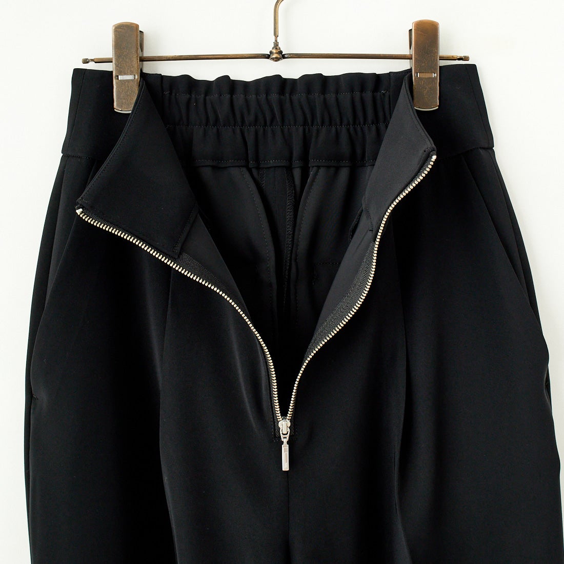 DONEEYU [ドニーユ] ダブルクロスストレッチサテン フロントジップワイドパンツ [U-2097] 040 ﾌﾞﾗｯｸ