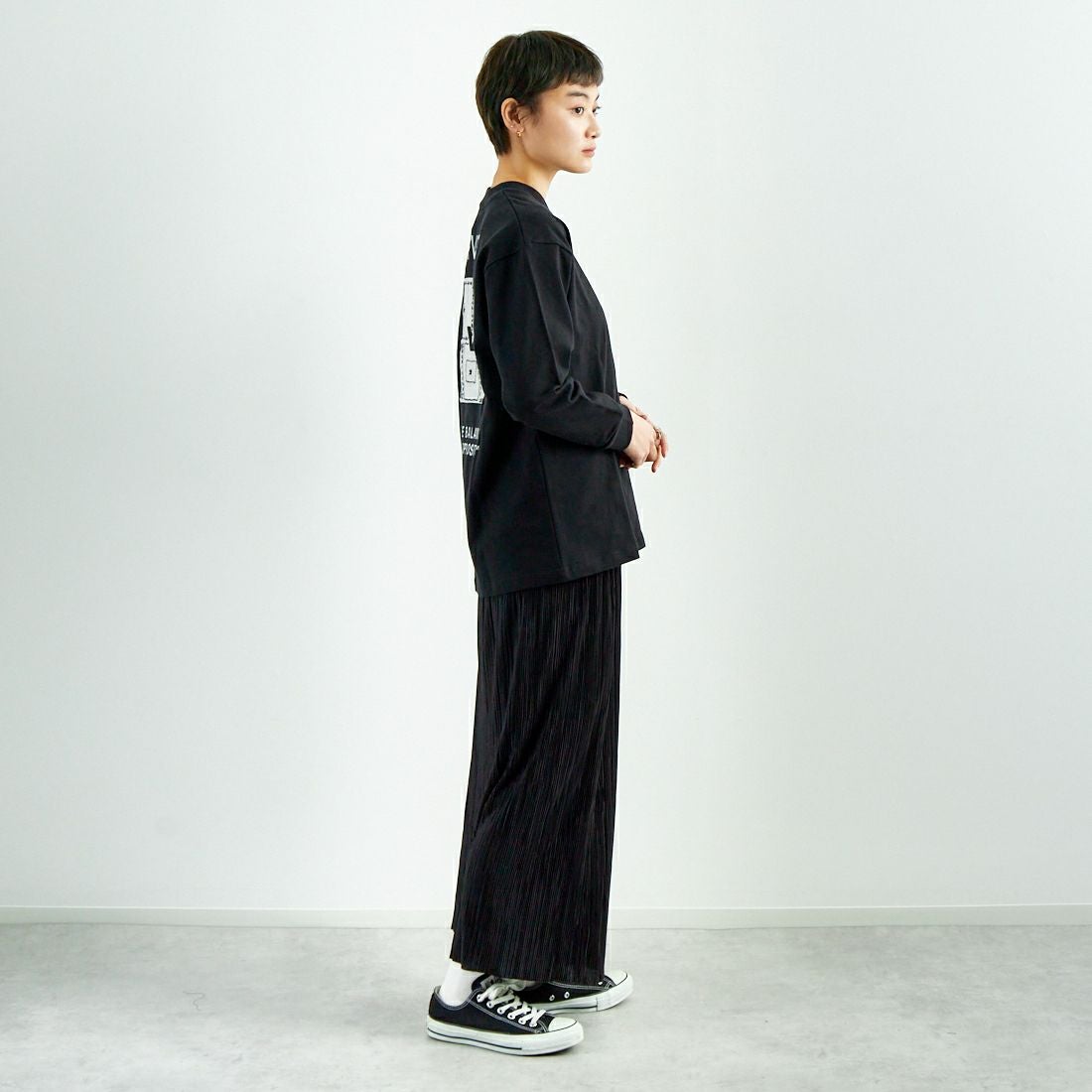 RVCA [ルーカ] バンダナ柄ボックスロゴTシャツ [BF043-051] BLK &&モデル身長：160cm 着用サイズ：S&&