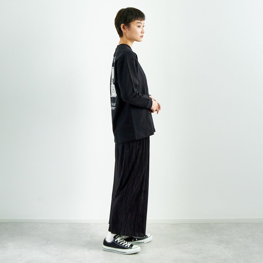 RVCA [ルーカ] バンダナ柄ボックスロゴTシャツ [BF043-051] BLK &&モデル身長：160cm 着用サイズ：S&&