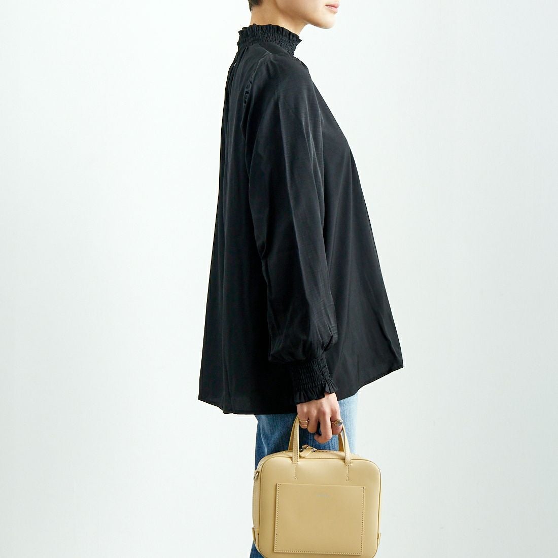 Jf Ready Made [ジェイエフレディメイド] シャーリングネック アソートブラウス [3010302] 801 ﾌﾞﾗｯｸ &&モデル身長：160cm 着用サイズ：F&&