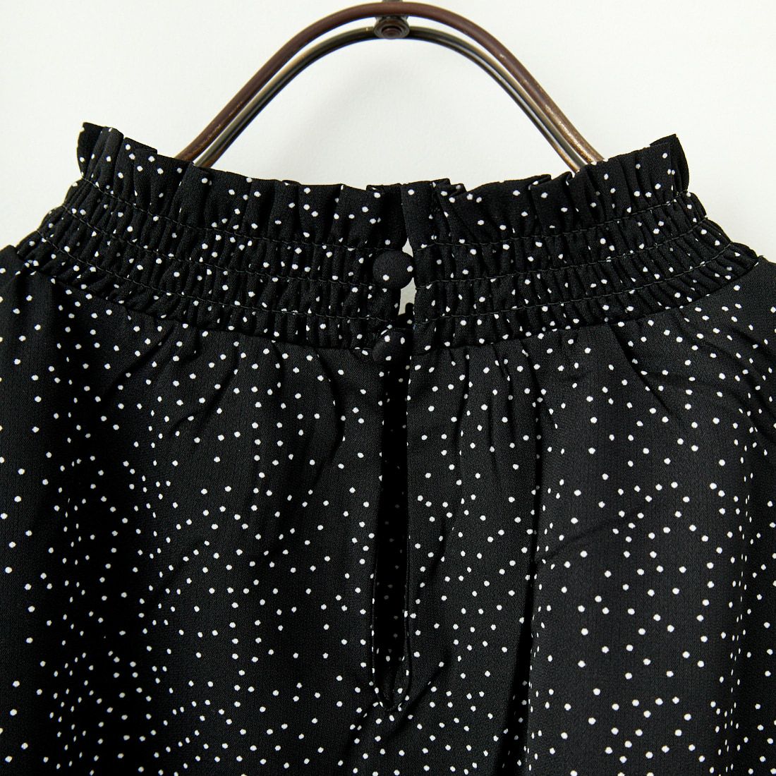 Jf Ready Made [ジェイエフレディメイド] シャーリングネック アソートブラウス [3010302] 077 ｸﾛ/ｼﾛ