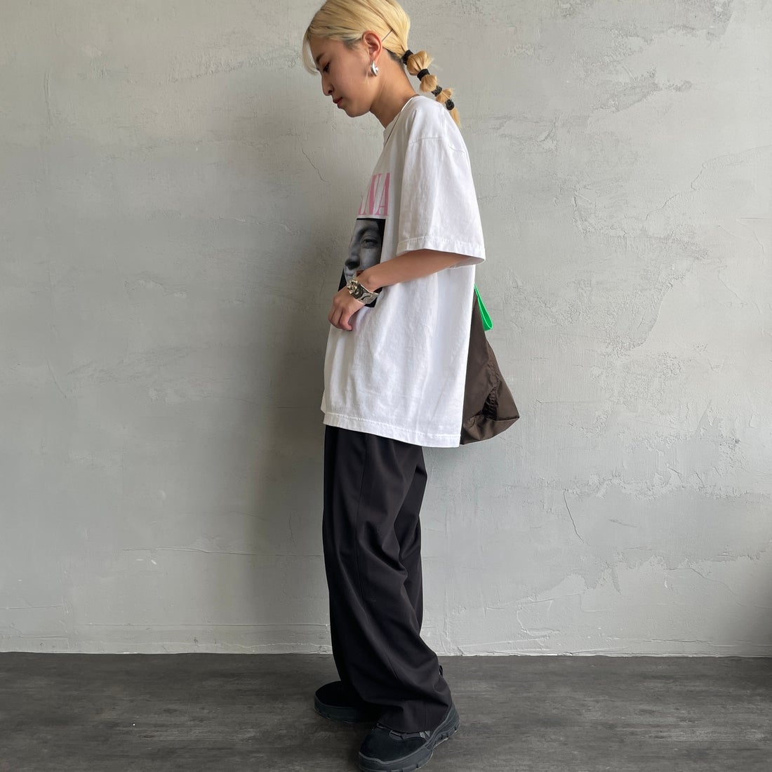 GOOD ROCK SPEED [グッドロックスピード] 別注 NIRVANA フォトプリントロックTシャツ [INTN-031-JF] WHITE &&モデル身長：150cm 着用サイズ：M&&