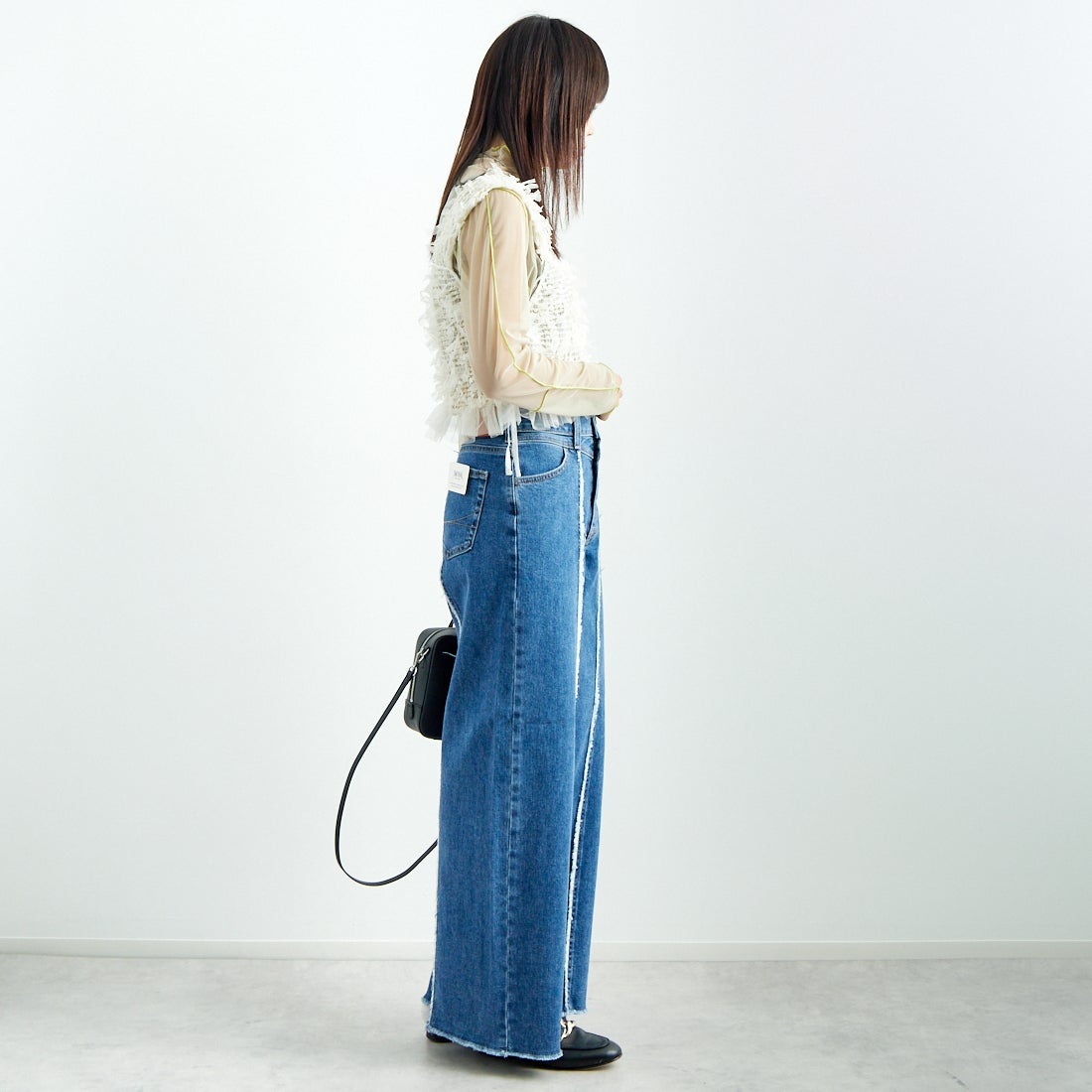 CHIGNON [シニヨン] チュールシアータンクトップ [1546-520NH] O.WHITE &&モデル身長：167cm 着用サイズ：F&&