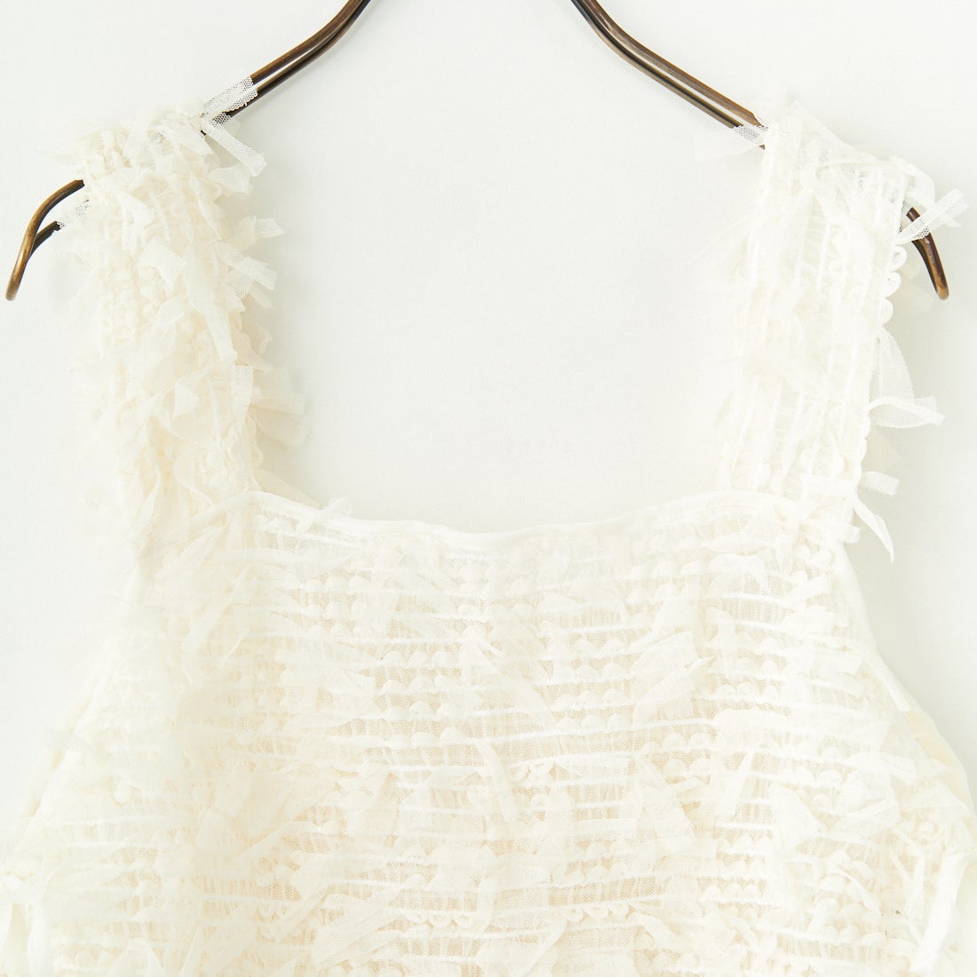 CHIGNON [シニヨン] チュールシアータンクトップ [1546-520NH] O.WHITE