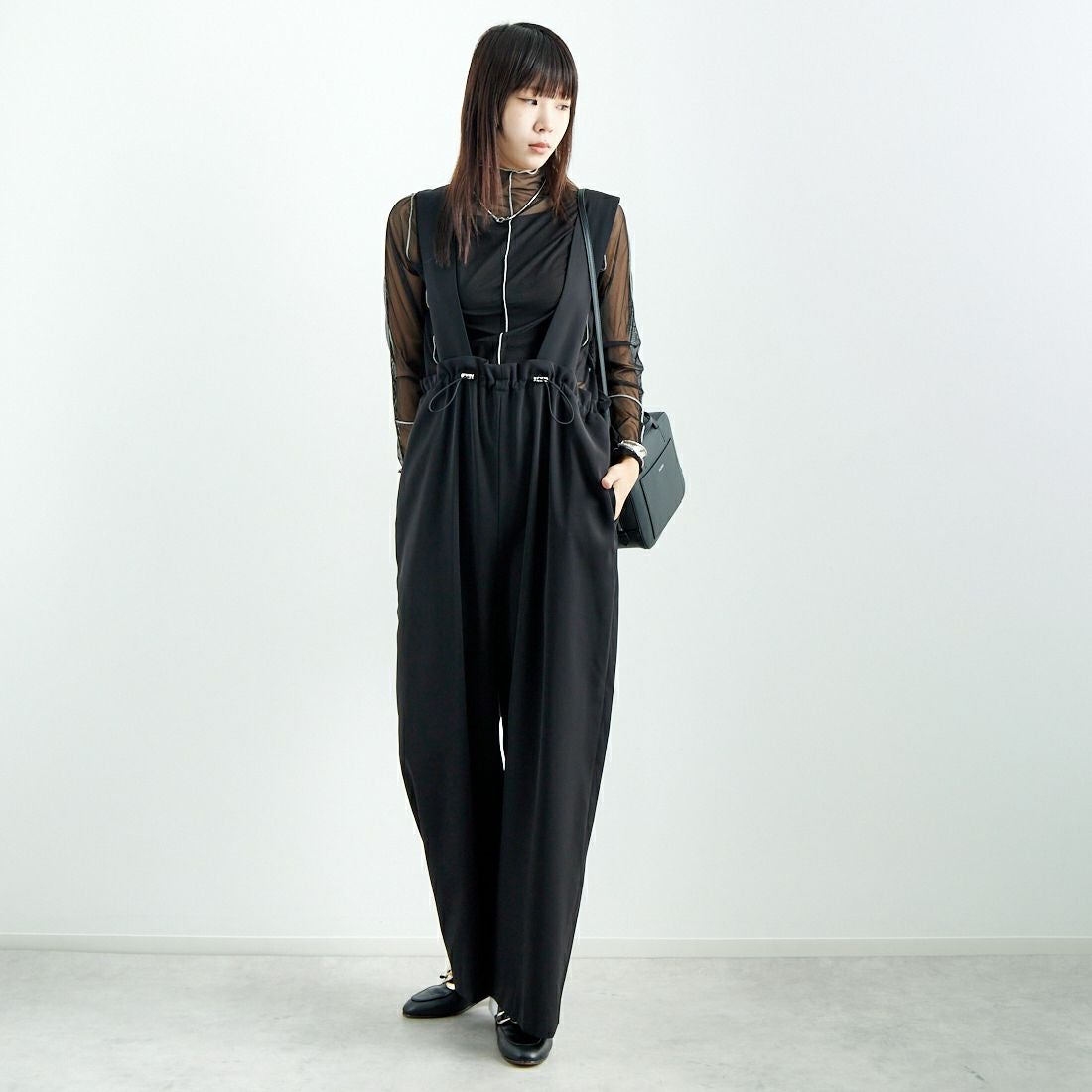 BLACK&&モデル身長：167cm 着用サイズ：F&&