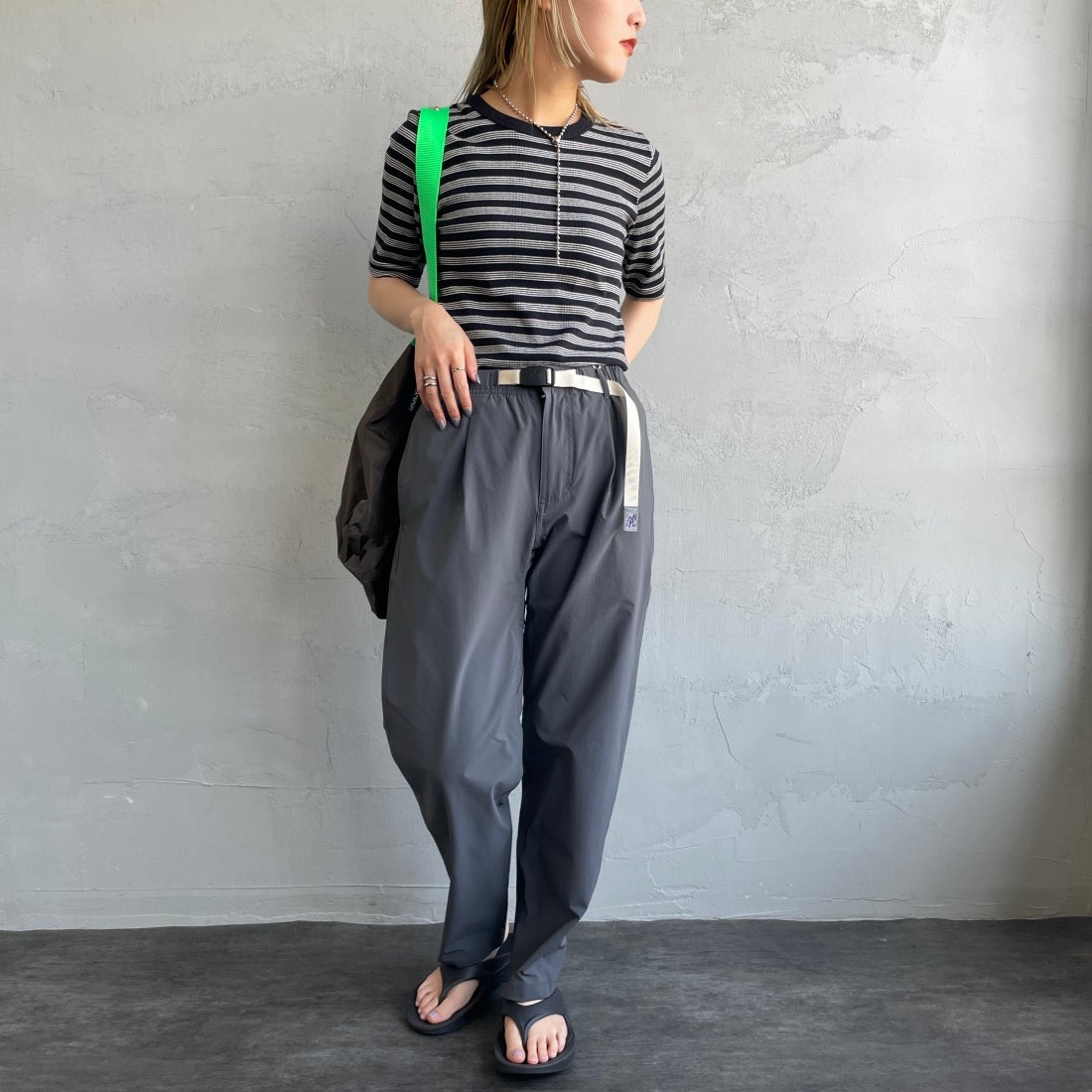 GRAMiCCi [グラミチ] 別注 エブリデイ ナイロンパンツ [GUP5-S2034-JF] GRAY &&モデル身長：156cm 着用サイズ：S&&