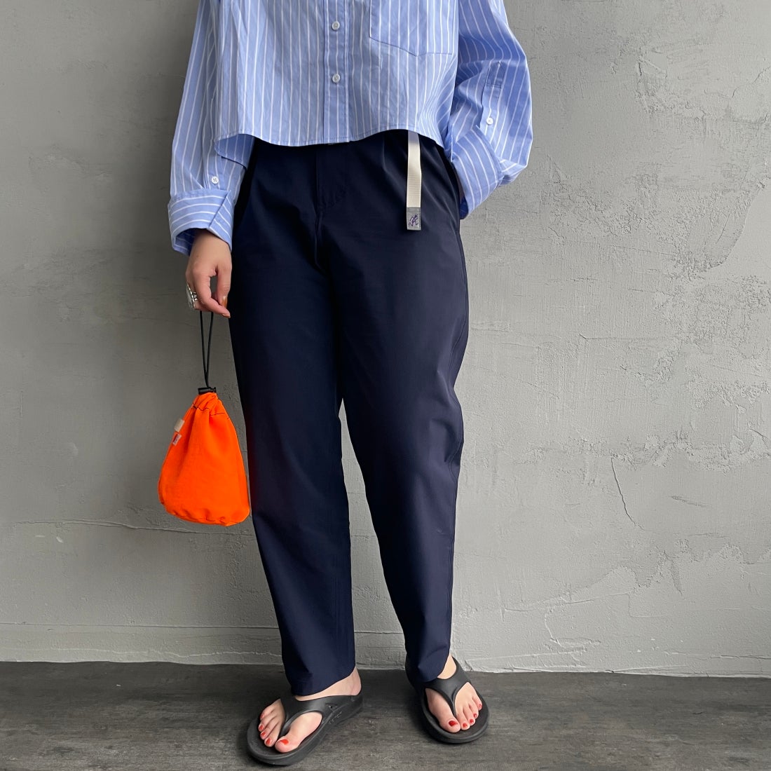 GRAMiCCi [グラミチ] 別注 エブリデイ ナイロンパンツ [GUP5-S2034-JF] NAVY &&モデル身長：156cm 着用サイズ：S&&