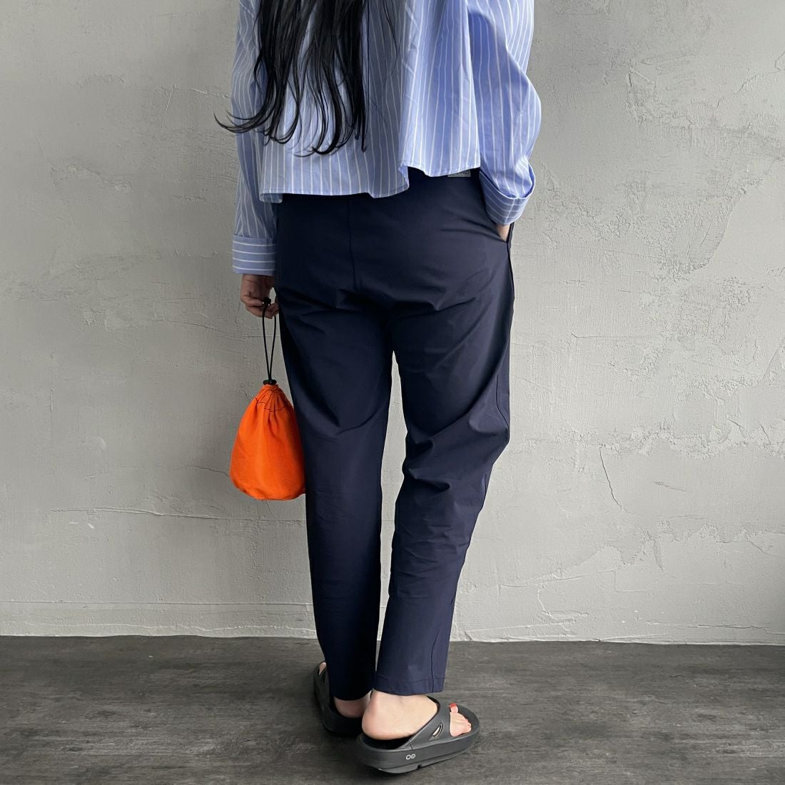 GRAMiCCi [グラミチ] 別注 エブリデイ ナイロンパンツ [GUP5-S2034-JF] NAVY &&モデル身長：156cm 着用サイズ：S&&