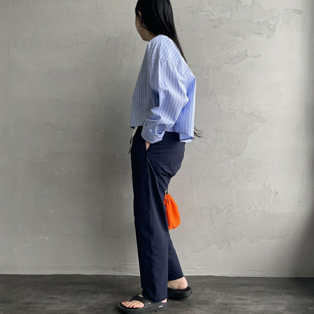 GRAMiCCi [グラミチ] 別注 エブリデイ ナイロンパンツ [GUP5-S2034-JF] NAVY &&モデル身長：156cm 着用サイズ：S&&