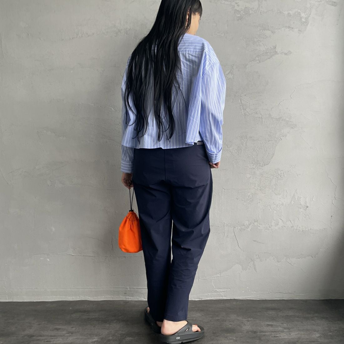 GRAMiCCi [グラミチ] 別注 エブリデイ ナイロンパンツ [GUP5-S2034-JF] NAVY &&モデル身長：156cm 着用サイズ：S&&
