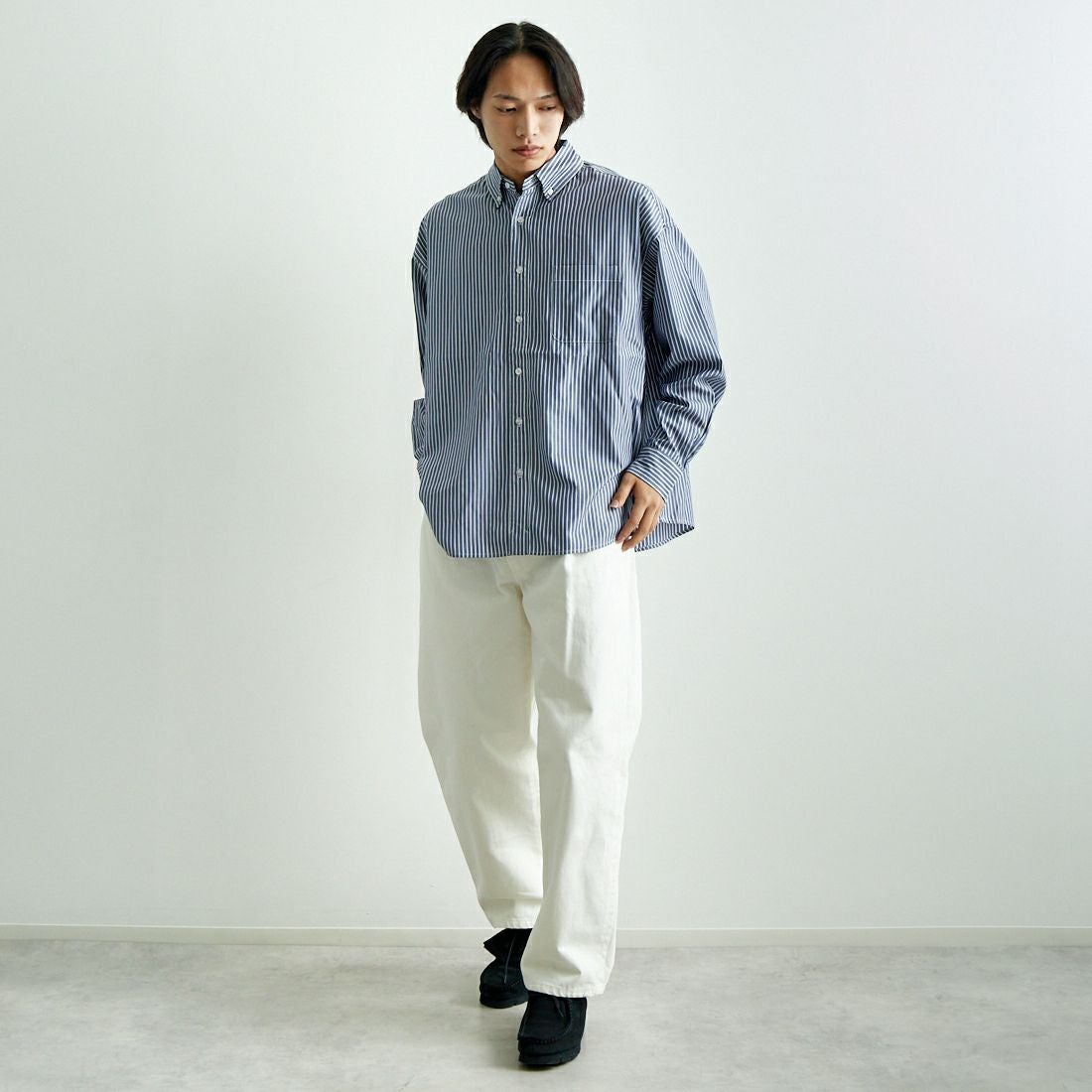 Noir Fabrik [ヌワールファブリック] デニムオーバルパンツ [1PDENIM-M-244-01-IN] WHITE &&モデル身長：179cm 着用サイズ：46&&