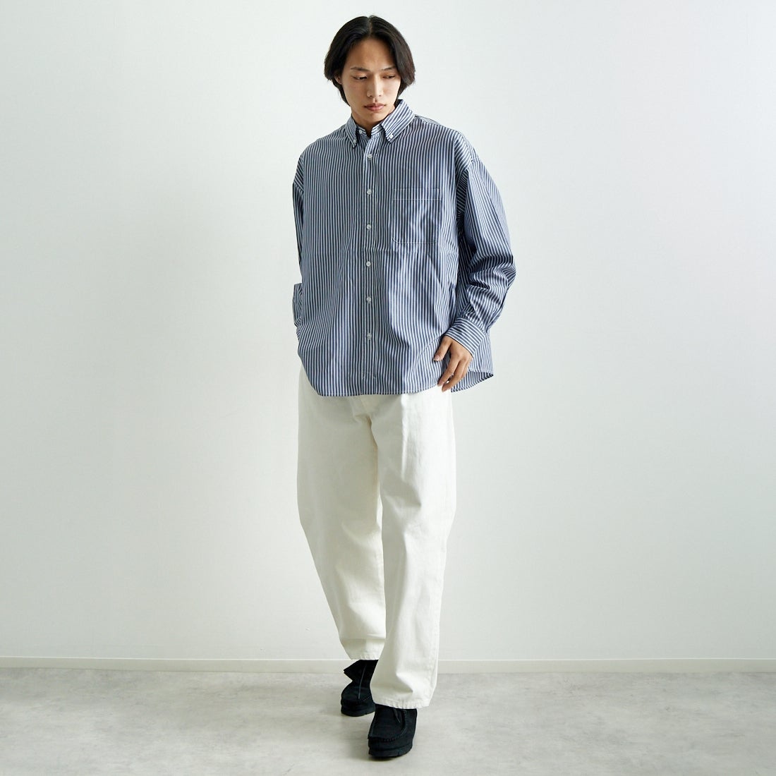 Noir Fabrik [ヌワールファブリック] デニムオーバルパンツ [1PDENIM-M-244-01-IN] WHITE &&モデル身長：179cm 着用サイズ：46&&