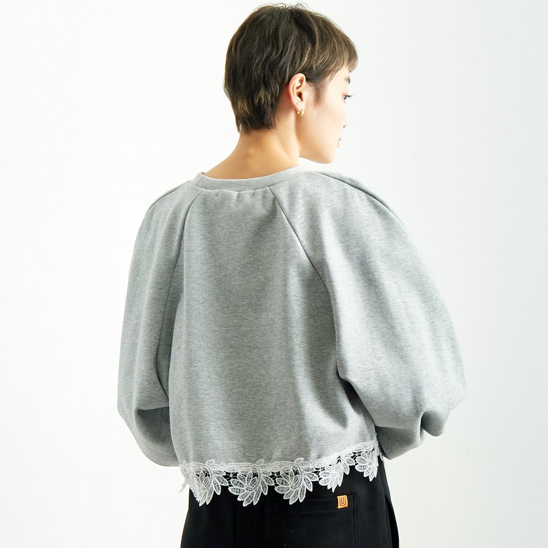 USINE [ユジーヌ] 裾レース裏毛スウェット [2510802] GRAY &&モデル身長：160cm 着用サイズ：F&&