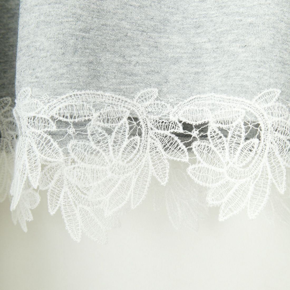 USINE [ユジーヌ] 裾レース裏毛スウェット [2510802] GRAY