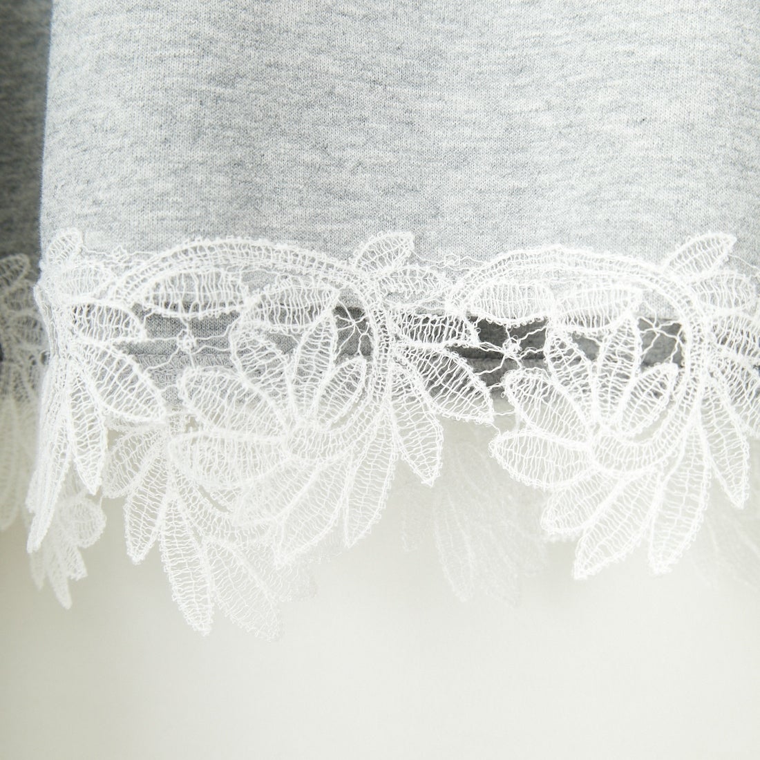 USINE [ユジーヌ] 裾レース裏毛スウェット [2510802] GRAY