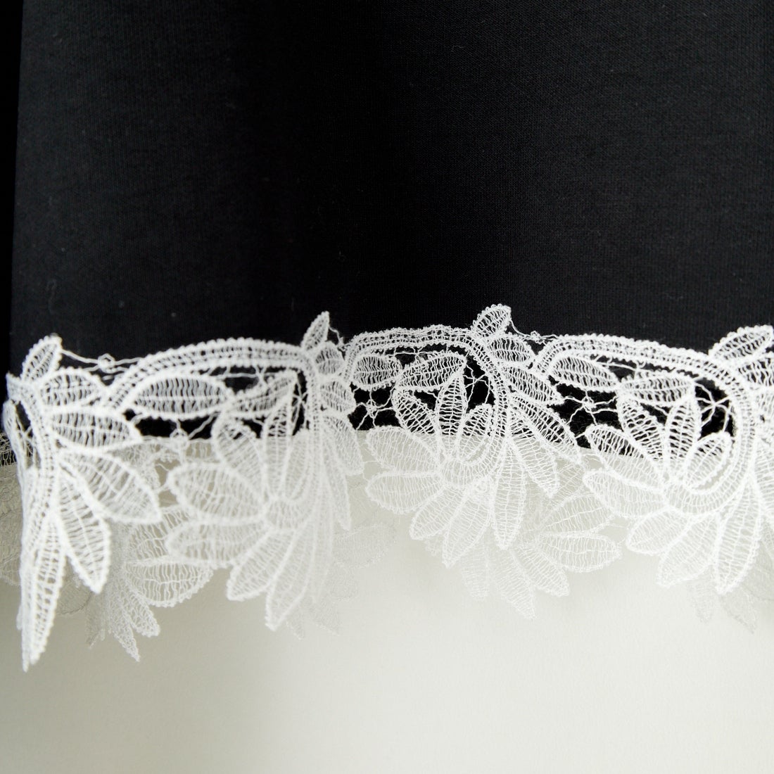 USINE [ユジーヌ] 裾レース裏毛スウェット [2510802] BLACK