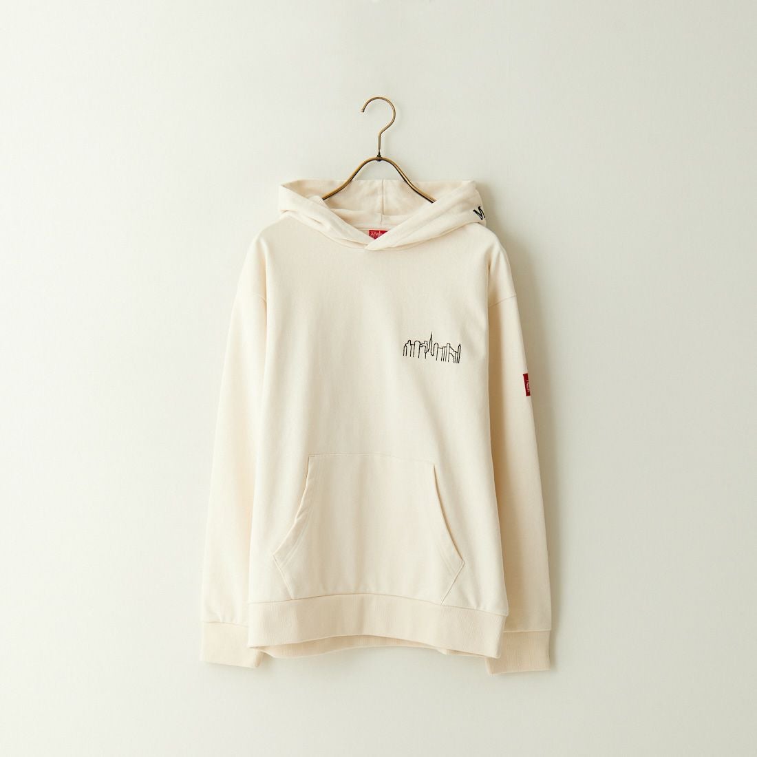 MANHATTAN PORTAGE [マンハッタンポーテージ] 別注 フードロゴ刺繍 スウェットパーカー [23FWMP-IN42-JF] IVORY