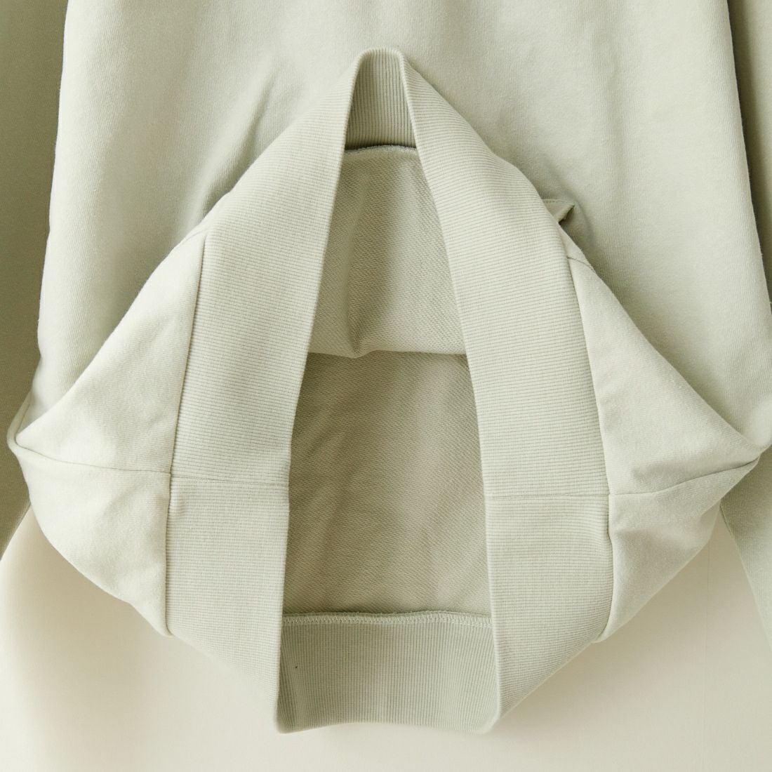 MANHATTAN PORTAGE [マンハッタンポーテージ] 別注 フードロゴ刺繍 スウェットパーカー [23FWMP-IN42-JF] GRAY