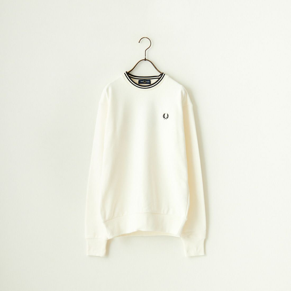 FRED PERRY [フレッドペリー] 別注 ツインティップライン ワンポイントロゴ刺繍クルーネックスウェット [FPM-24A-004-JF] ECRU