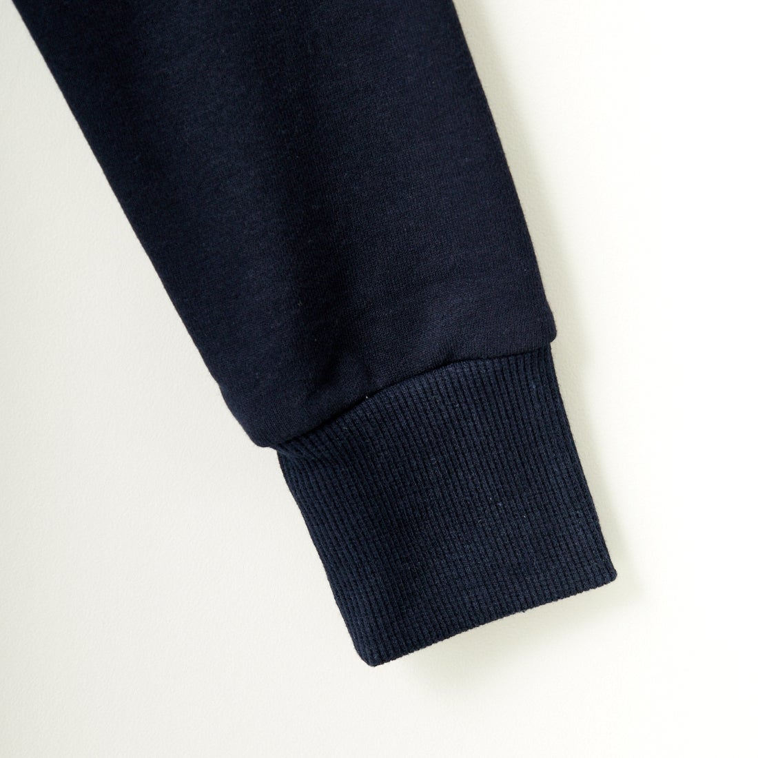 FRED PERRY [フレッドペリー] 別注 ツインティップライン ワンポイントロゴ刺繍クルーネックスウェット [FPM-24A-004-JF] NAVY