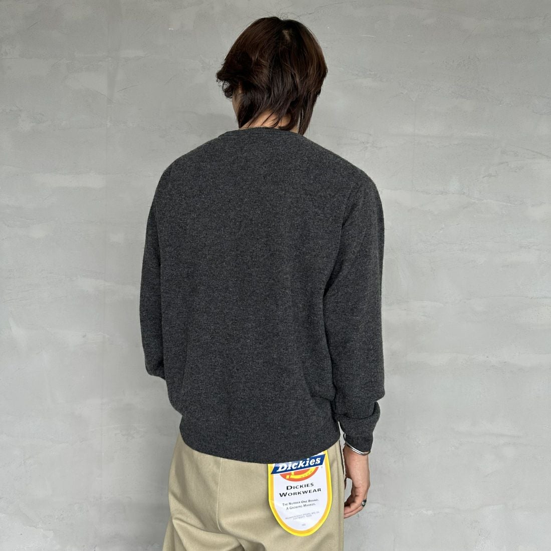 DANTON [ダントン] クルーネックプルオーバーニット [DT-D0028LMW] CARBON &&モデル身長：179cm 着用サイズ：40&&