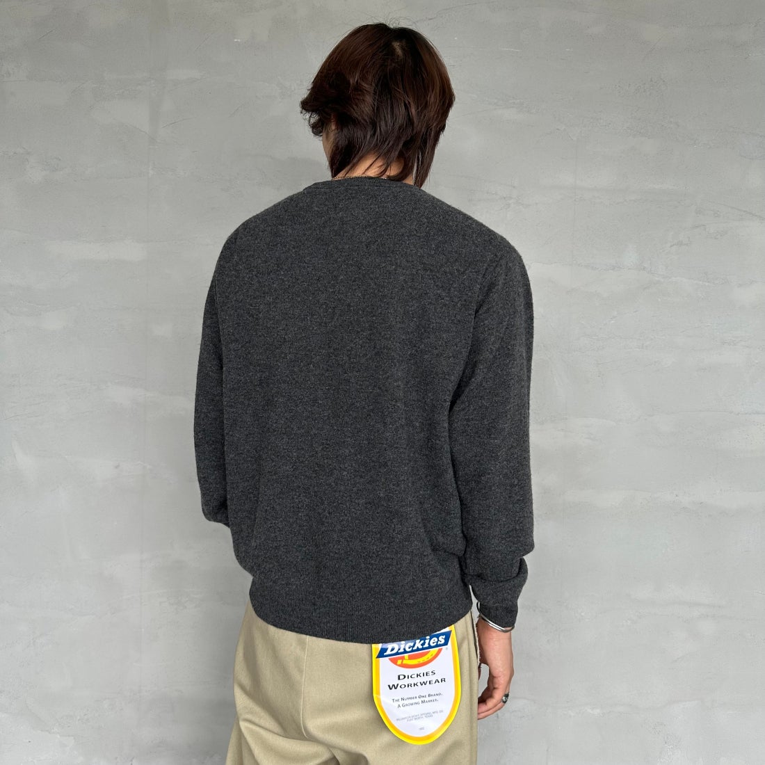 DANTON [ダントン] クルーネックプルオーバーニット [DT-D0028LMW] CARBON &&モデル身長：179cm 着用サイズ：40&&