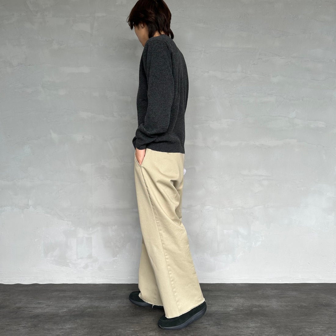 DANTON [ダントン] クルーネックプルオーバーニット [DT-D0028LMW] CARBON &&モデル身長：179cm 着用サイズ：40&&