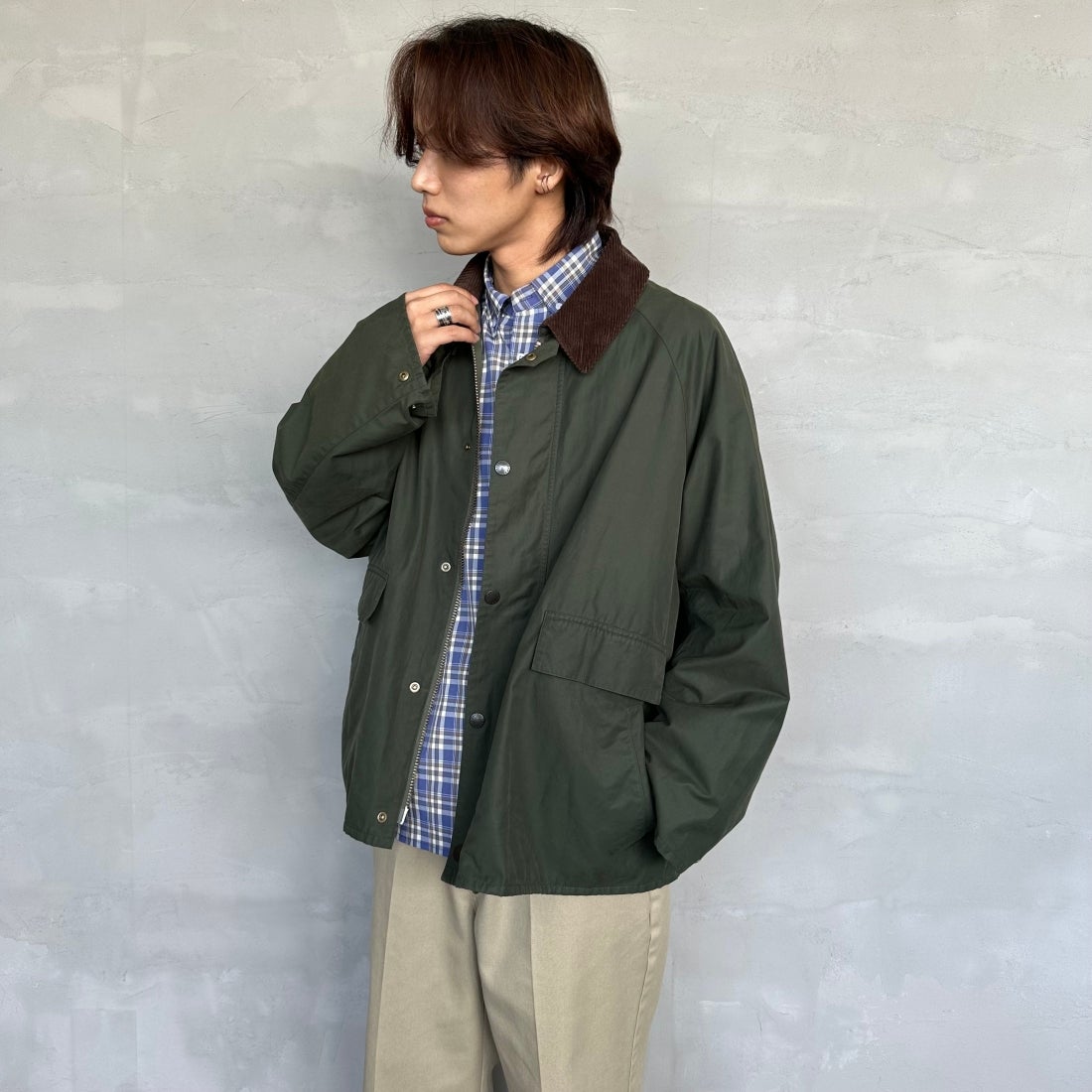 Barbour [バブアー] 別注 BORROWDALE ボロウデイルジャケット [MCAS148-JF] SAGE&&モデル身長：179cm 着用サイズ：46&&