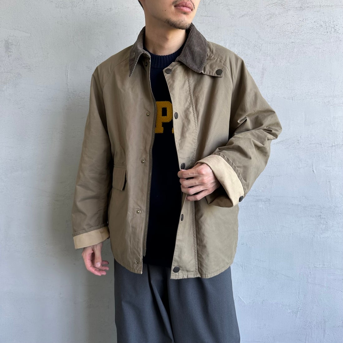 Barbour [バブアー] 別注 BORROWDALE ボロウデイルジャケット [MCAS148-JF] BEIGE &&モデル身長：168cm 着用サイズ：40&&