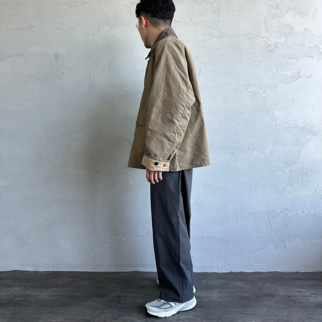 Barbour [バブアー] 別注 BORROWDALE ボロウデイルジャケット [MCAS148-JF] BEIGE &&モデル身長：168cm 着用サイズ：40&&