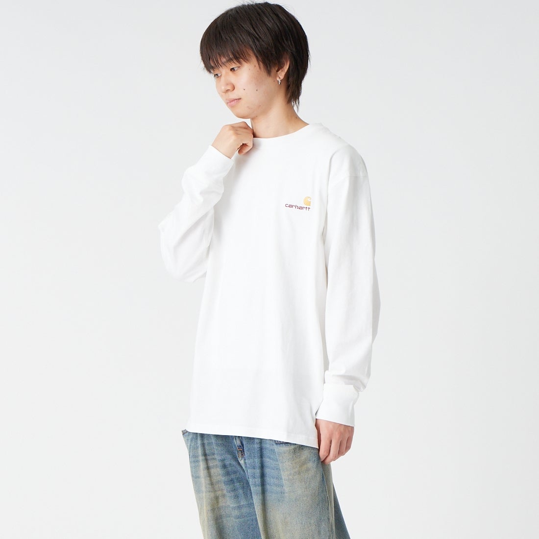 carhartt WIP [カーハートダブリューアイピー] ロングスリーブアメリカンスクリプトTシャツ [I029955] WHITE &&モデル身長：177cm 着用サイズ：M&&